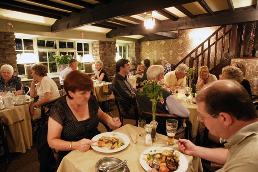 Bear Crickhowell Exterior foto